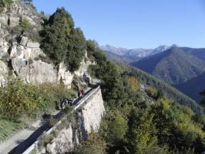 Xtrallusion photo library of independent, self-guided walking and sightseeing holidays in Italy. Pictures, images, photos and photographs taken along the way of this 1-day walking itinerary, to give you a visual impression of the day's walk.